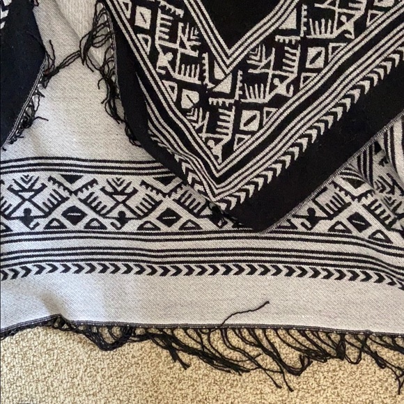 Comfy poncho hooded - Picture 4 of 5